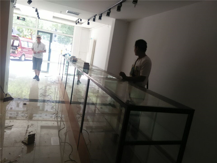 烟酒展示柜